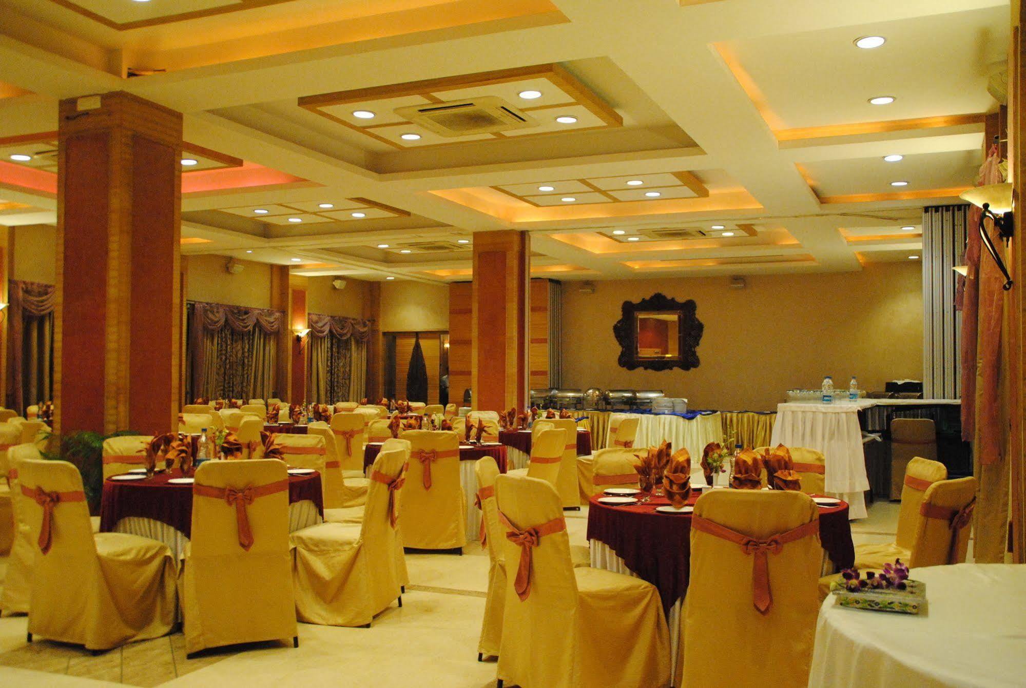 Goldfinch Hotel מומביי מראה חיצוני תמונה